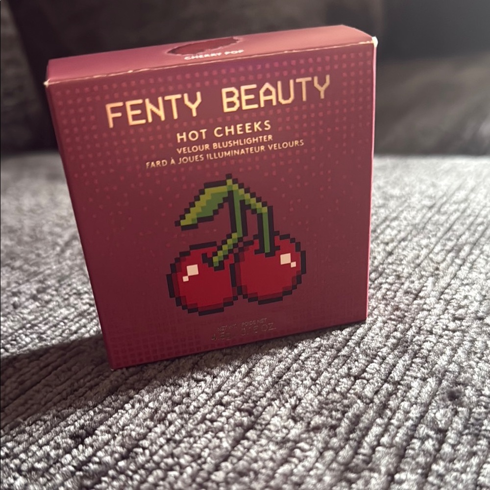 Fenty Beauty Hot Cheeks Velour Blushlighter in Cherry Red